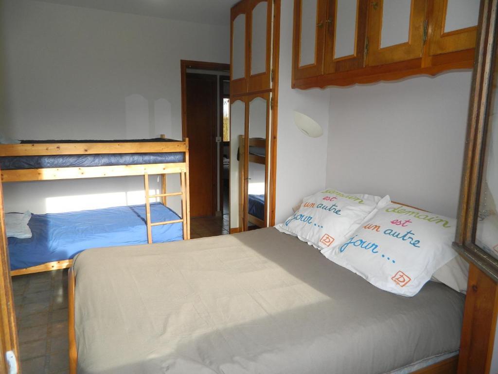 Chambre D'Hotes Les 3 Moulins Cozes Oda fotoğraf